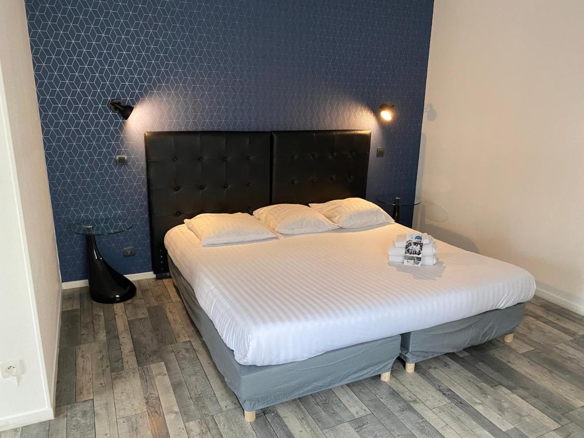 Logis Hotel Du Cirque Troyes Centre Historique Eksteriør billede