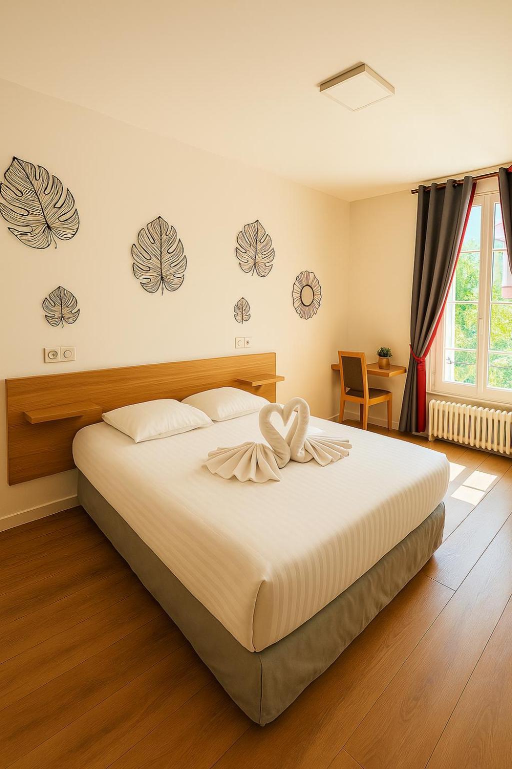 Logis Hotel Du Cirque Troyes Centre Historique Eksteriør billede