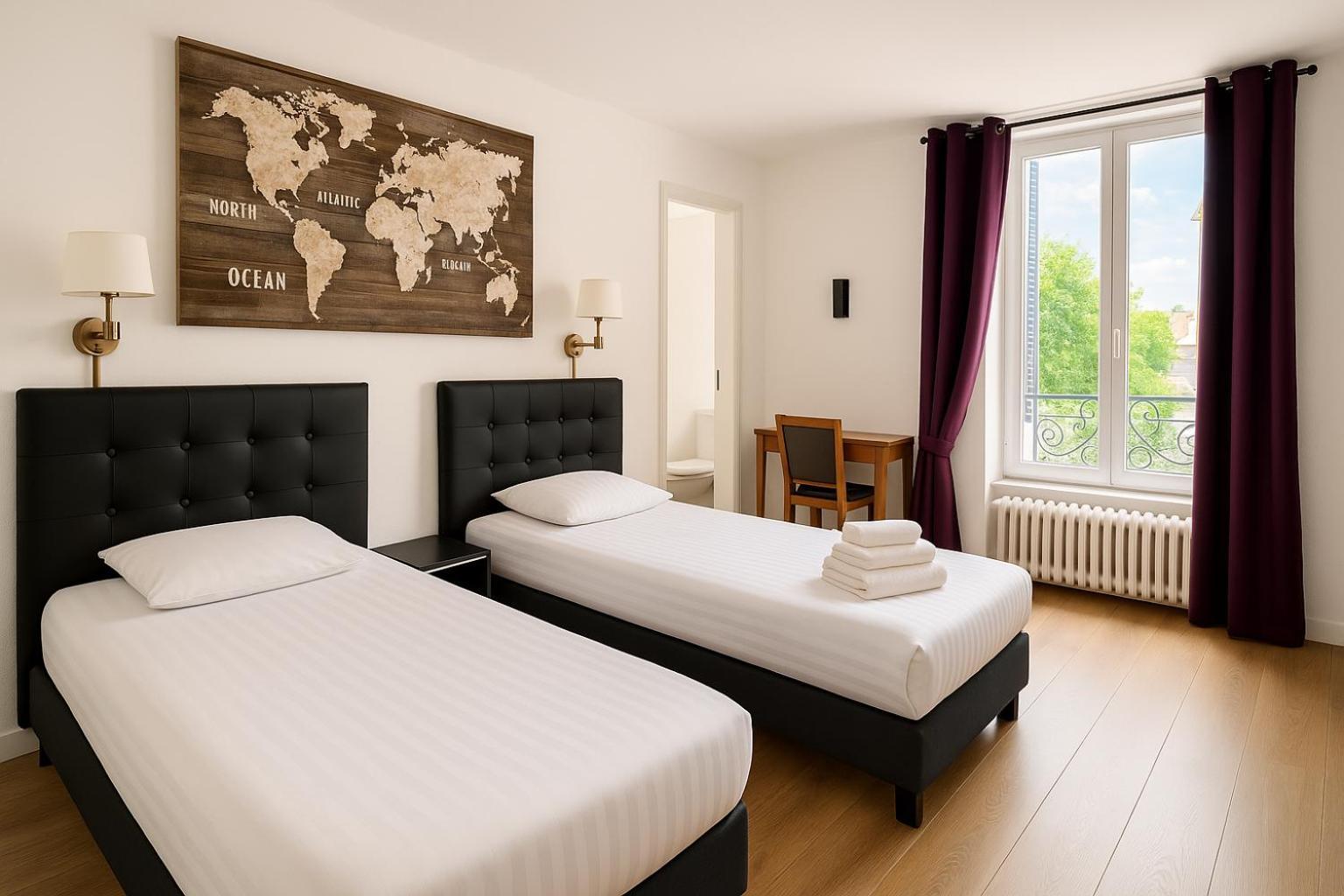 Logis Hotel Du Cirque Troyes Centre Historique Eksteriør billede