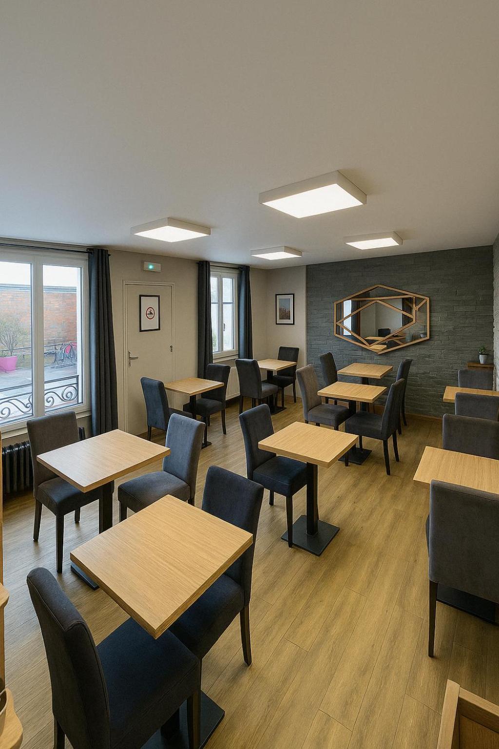 Logis Hotel Du Cirque Troyes Centre Historique Eksteriør billede