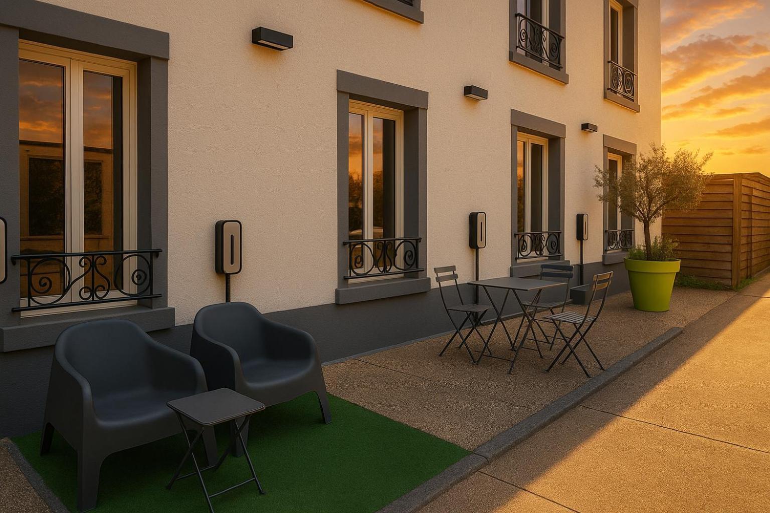 Logis Hotel Du Cirque Troyes Centre Historique Eksteriør billede