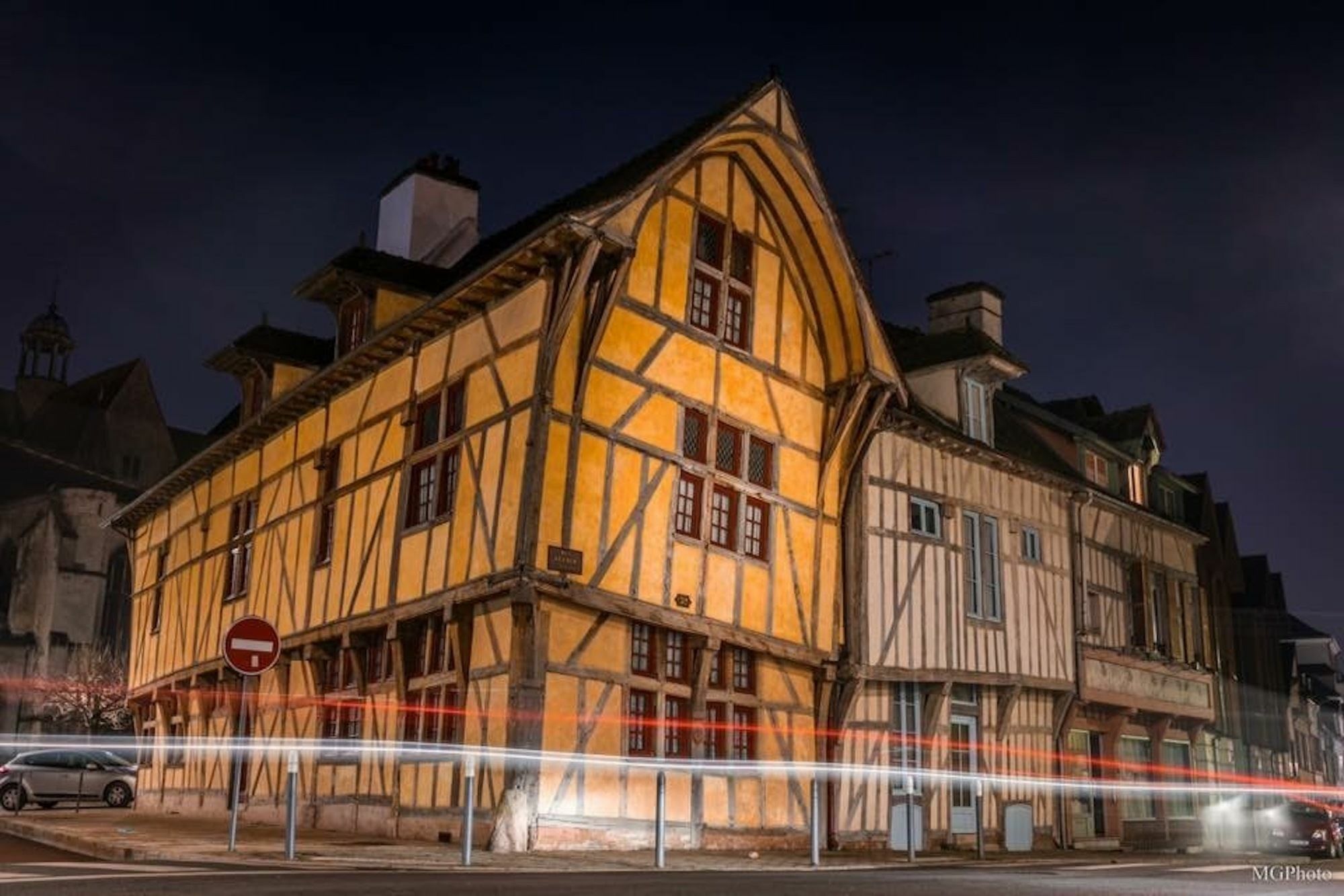 Logis Hotel Du Cirque Troyes Centre Historique Eksteriør billede