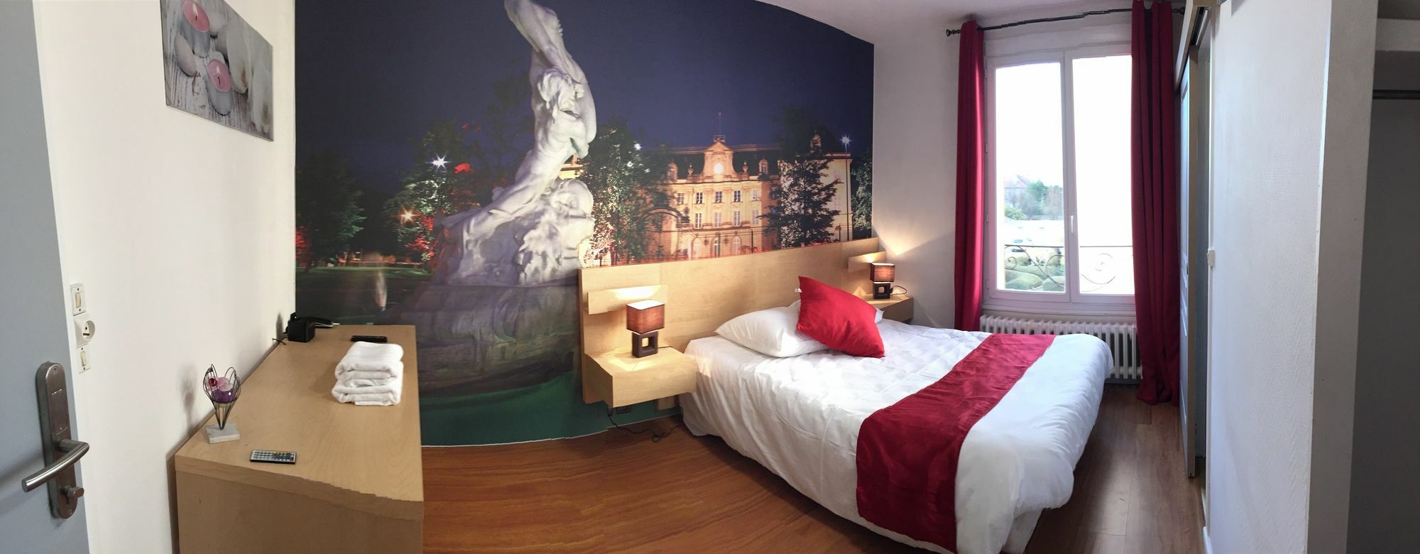 Logis Hotel Du Cirque Troyes Centre Historique Eksteriør billede