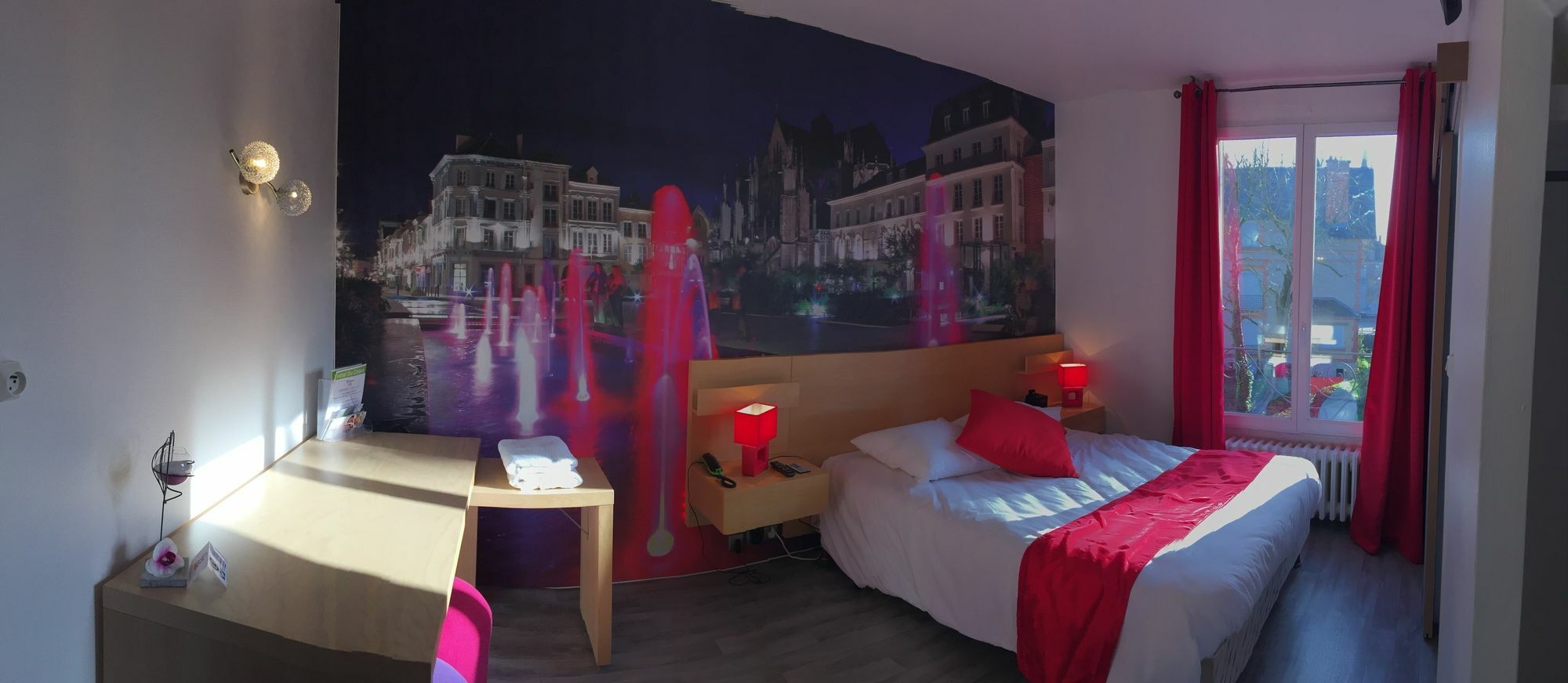 Logis Hotel Du Cirque Troyes Centre Historique Eksteriør billede