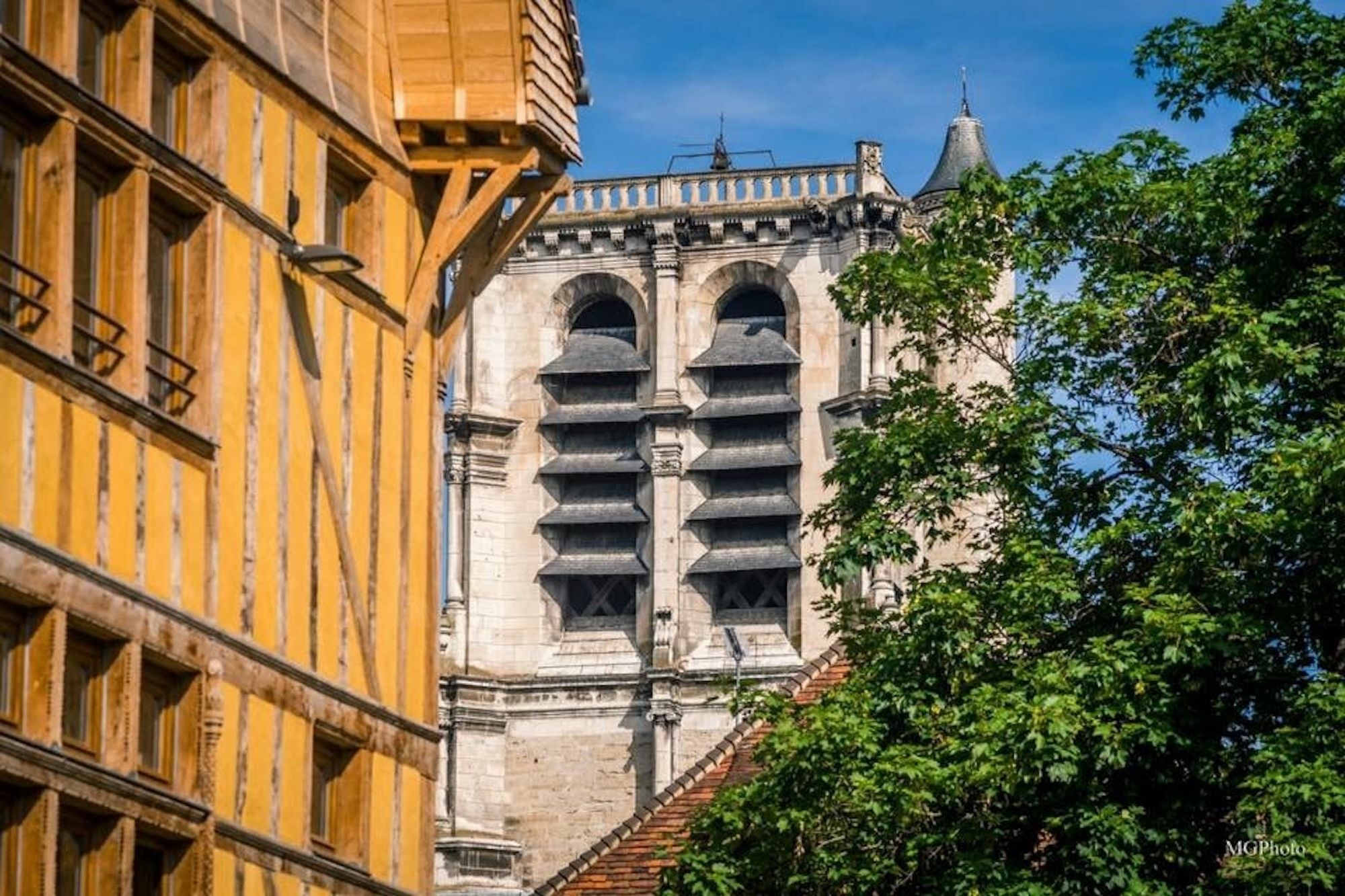 Logis Hotel Du Cirque Troyes Centre Historique Eksteriør billede